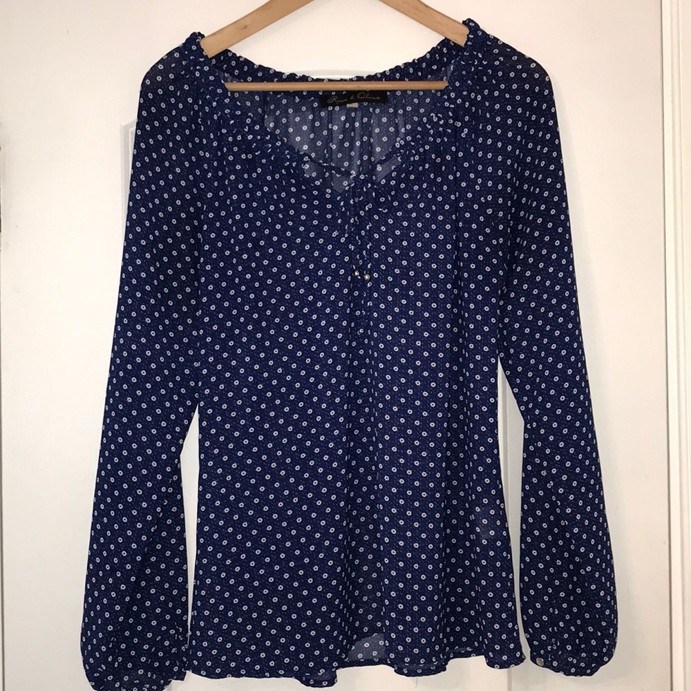 GENTLY WORN! Printed blouse.